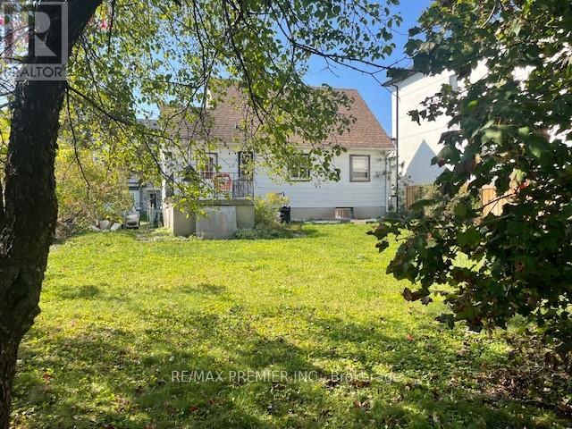 3 Parker Avenue, Richmond Hill, Ontario  L4E 2W4 - Photo 2 - N12450336