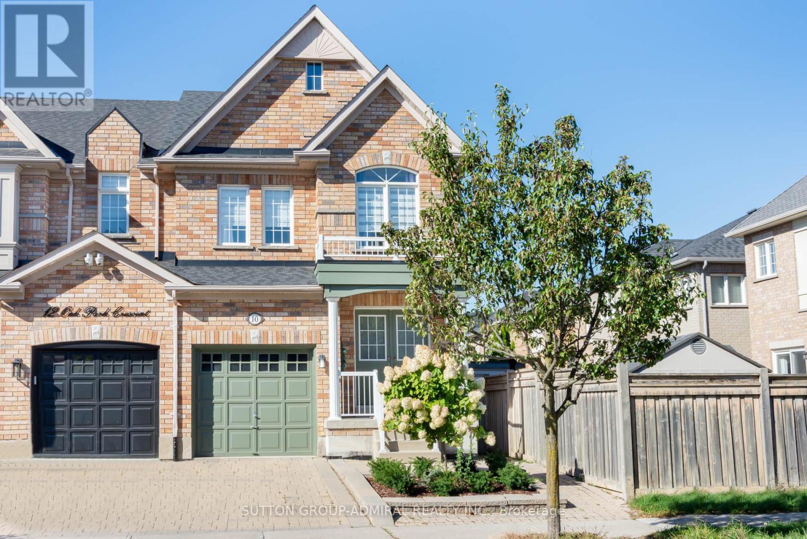 10 Oak Park Crescent, Vaughan, Ontario  L6A 0B3 - Photo 1 - N12450365