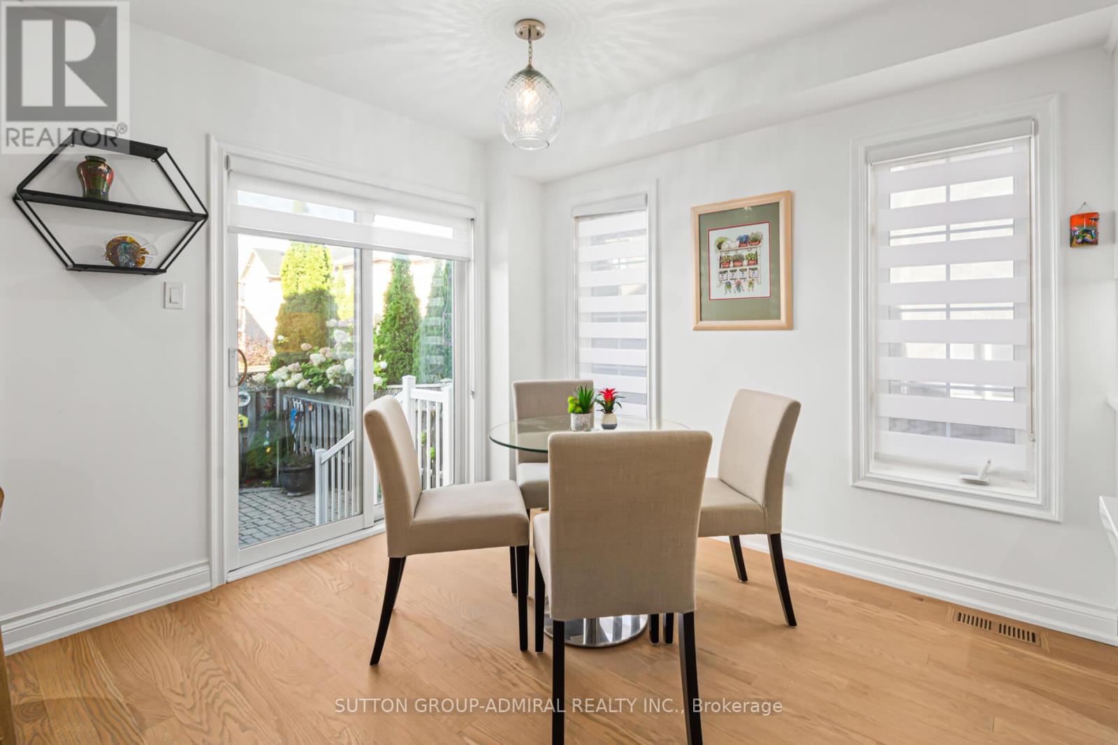 10 Oak Park Crescent, Vaughan, Ontario  L6A 0B3 - Photo 12 - N12450365