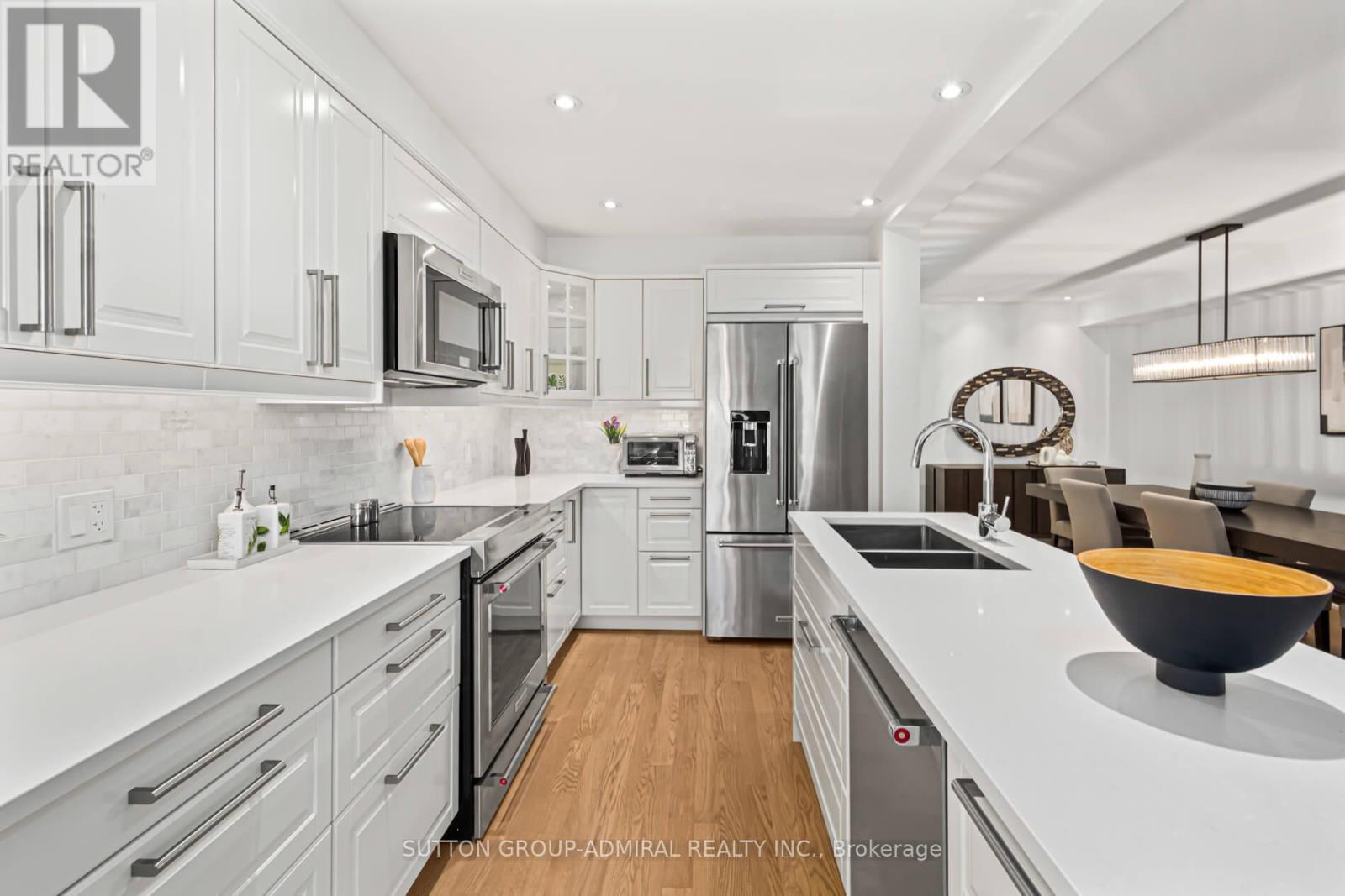 10 Oak Park Crescent, Vaughan, Ontario  L6A 0B3 - Photo 14 - N12450365
