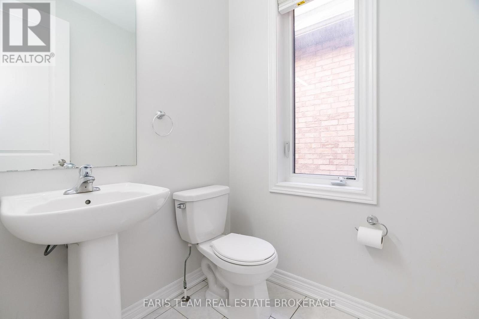 1547 Mcroberts Crescent, Innisfil, Ontario  L9S 0J9 - Photo 21 - N12450367