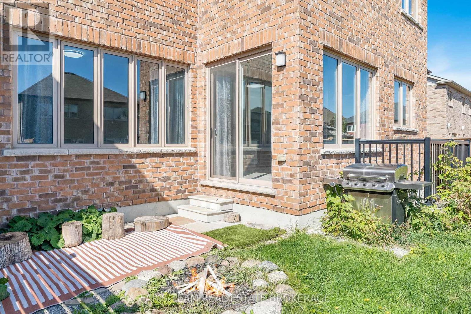 1547 Mcroberts Crescent, Innisfil, Ontario  L9S 0J9 - Photo 35 - N12450367
