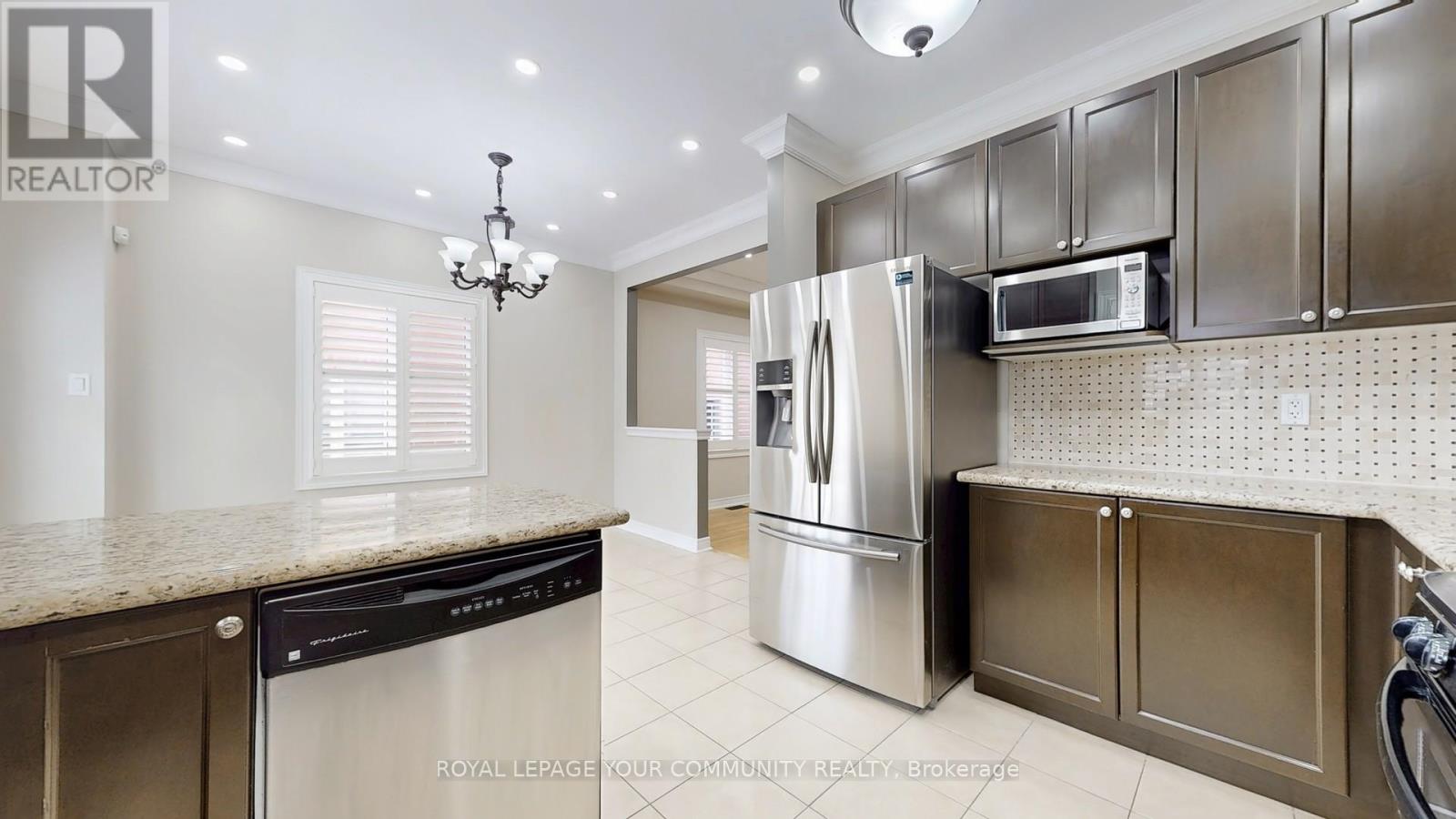 92 Laval Street, Vaughan (Vellore Village), Ontario  L4H 0P2 - Photo 11 - N12450377