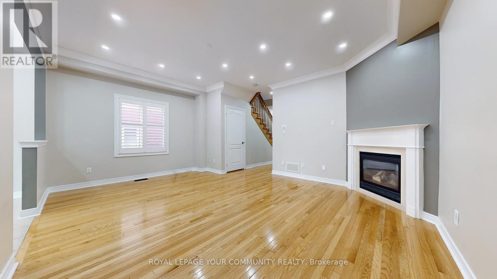 92 Laval Street, Vaughan (Vellore Village), Ontario  L4H 0P2 - Photo 4 - N12450377