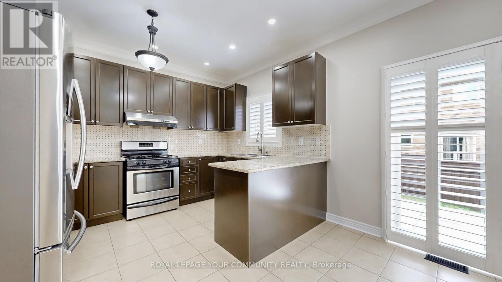 92 Laval Street, Vaughan (Vellore Village), Ontario  L4H 0P2 - Photo 7 - N12450377