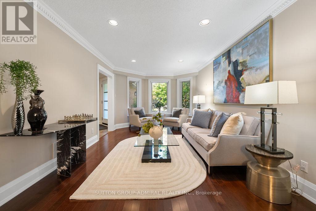 40 Joshua Court, Vaughan (Crestwood-Springfarm-Yorkhill), Ontario  L4J 8B6 - Photo 5 - N12450383