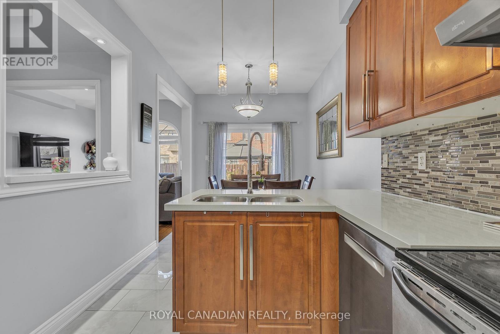 6 Mediterra Drive, Vaughan (Vellore Village), Ontario  L4H 3B6 - Photo 13 - N12450411