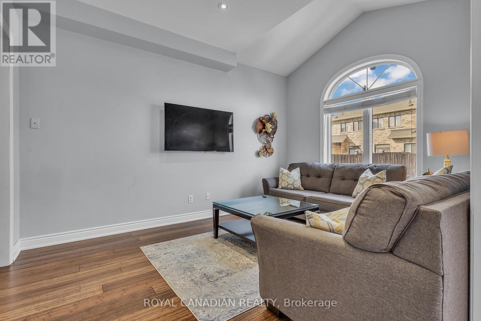 6 Mediterra Drive, Vaughan (Vellore Village), Ontario  L4H 3B6 - Photo 14 - N12450411