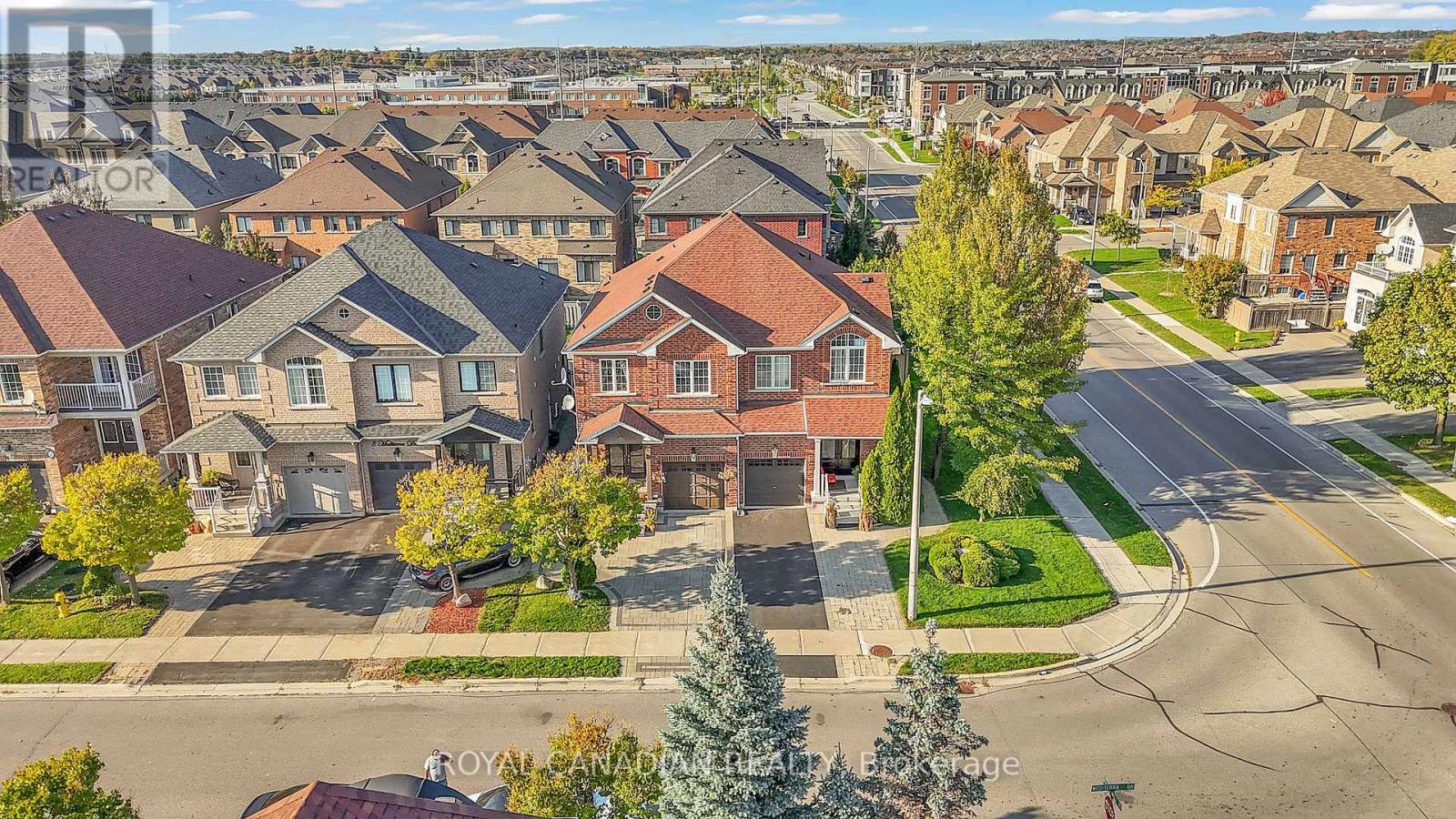 6 Mediterra Drive, Vaughan (Vellore Village), Ontario  L4H 3B6 - Photo 2 - N12450411