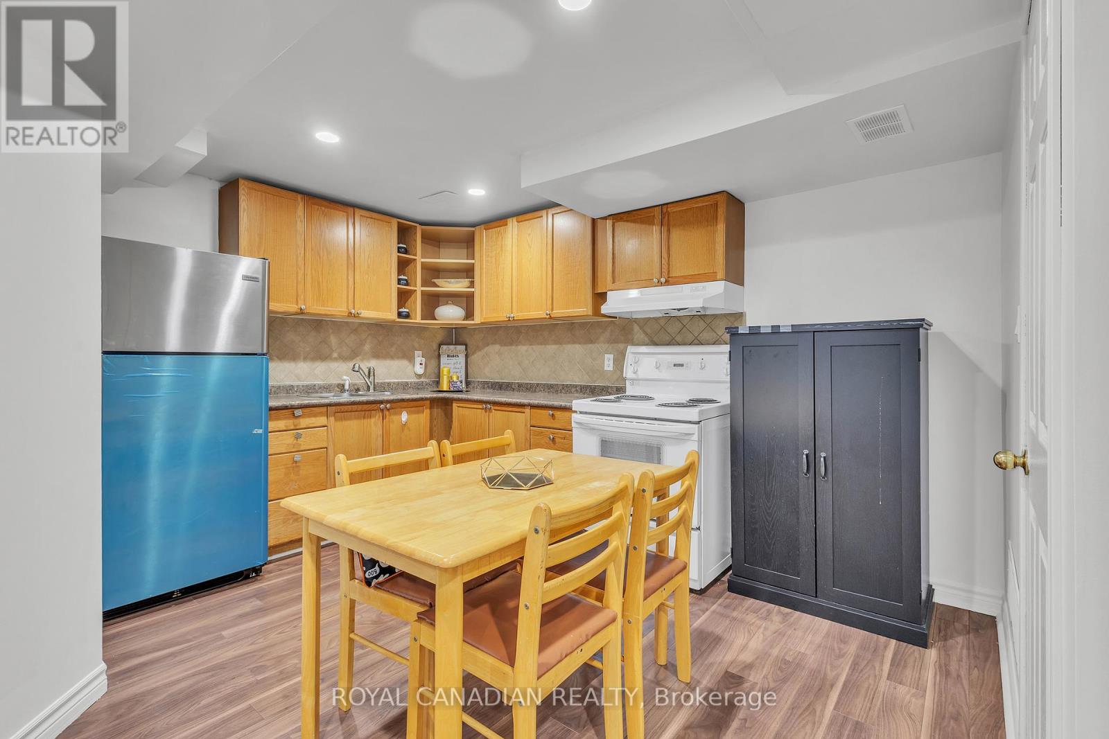 6 Mediterra Drive, Vaughan (Vellore Village), Ontario  L4H 3B6 - Photo 31 - N12450411