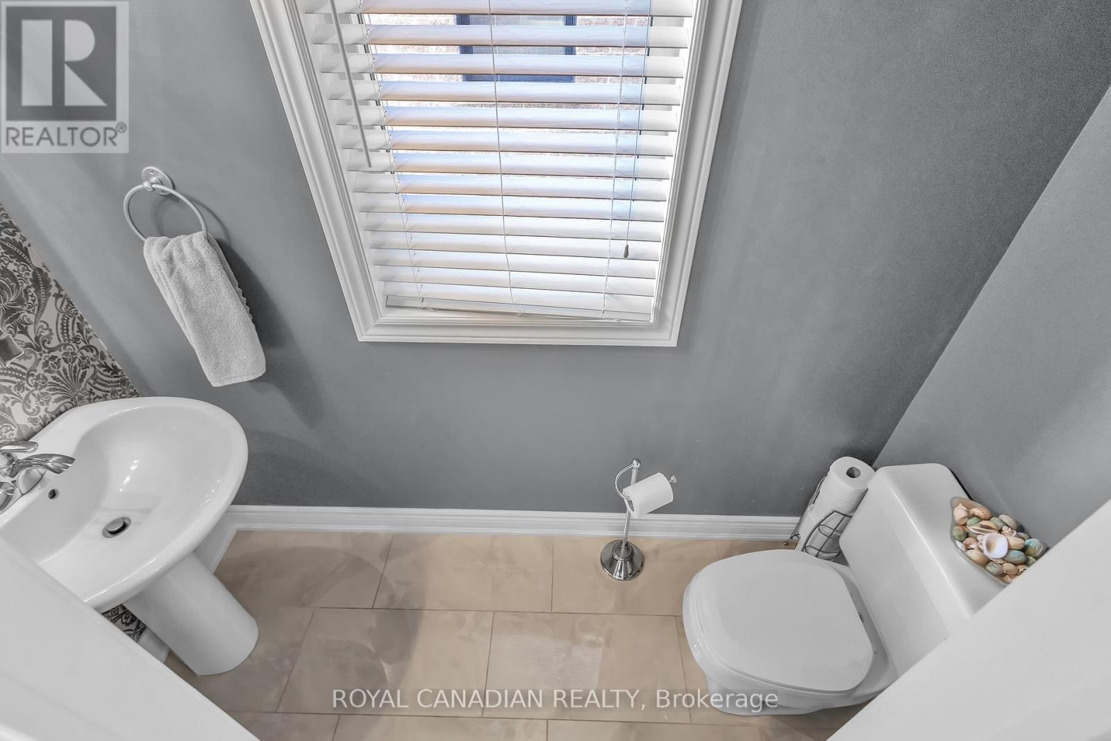 6 Mediterra Drive, Vaughan (Vellore Village), Ontario  L4H 3B6 - Photo 6 - N12450411