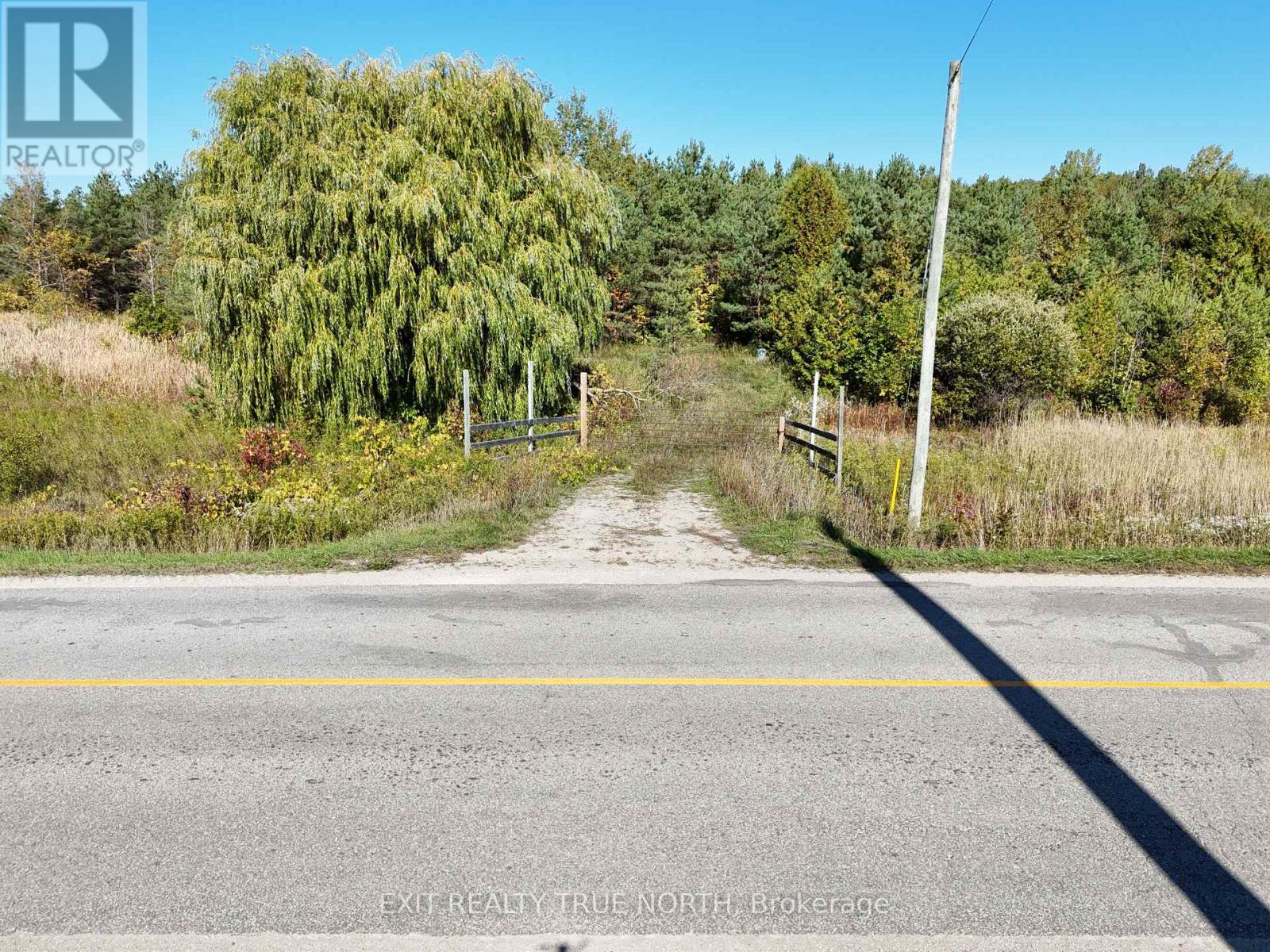 6696 33/34 Nottawasaga Side Road, Clearview, Ontario  L0M 1S0 - Photo 1 - S12450388