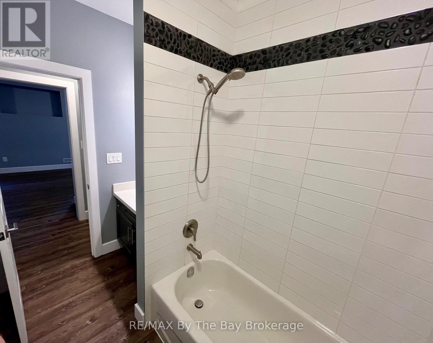 Bsmt - 3148 Mosley Street, Wasaga Beach, Ontario  L9Z 1V6 - Photo 11 - S12450454