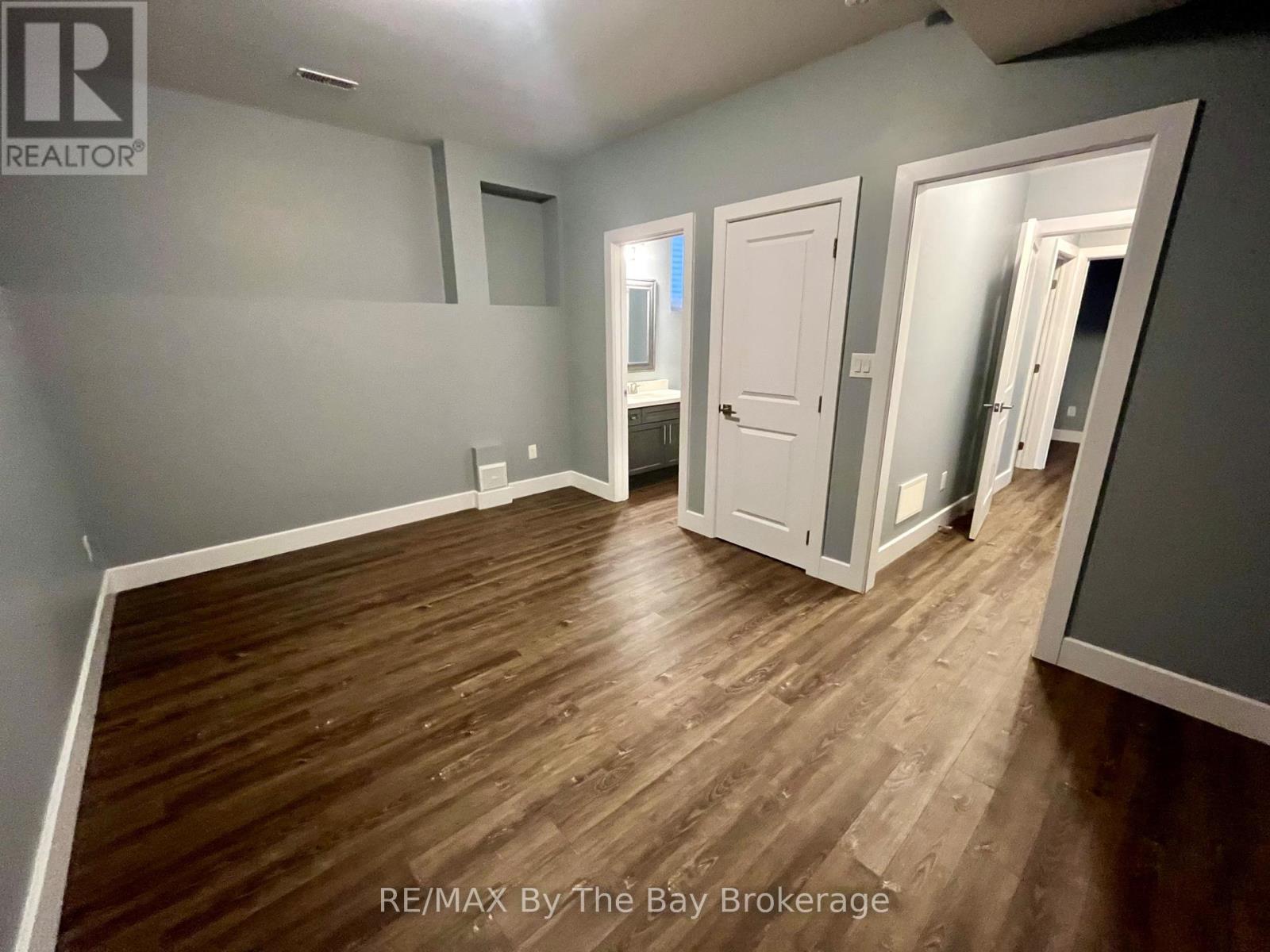 Bsmt - 3148 Mosley Street, Wasaga Beach, Ontario  L9Z 1V6 - Photo 13 - S12450454