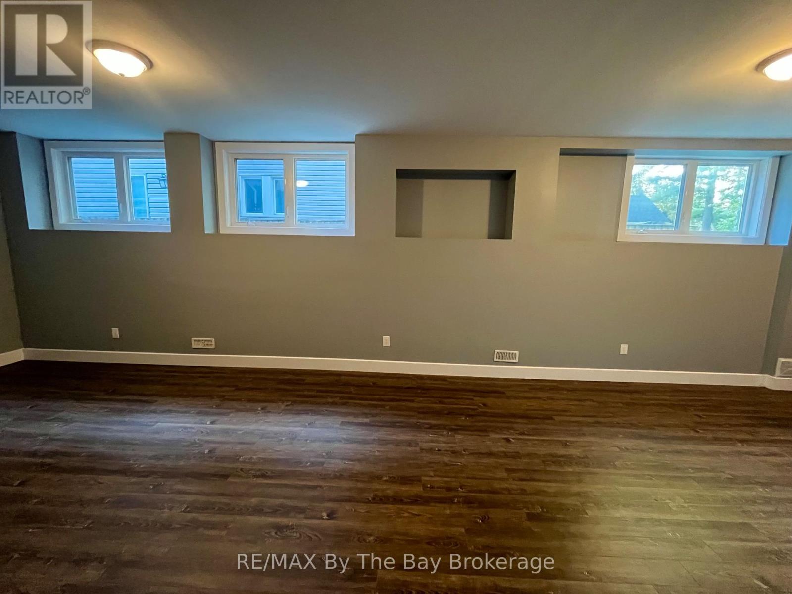Bsmt - 3148 Mosley Street, Wasaga Beach, Ontario  L9Z 1V6 - Photo 4 - S12450454