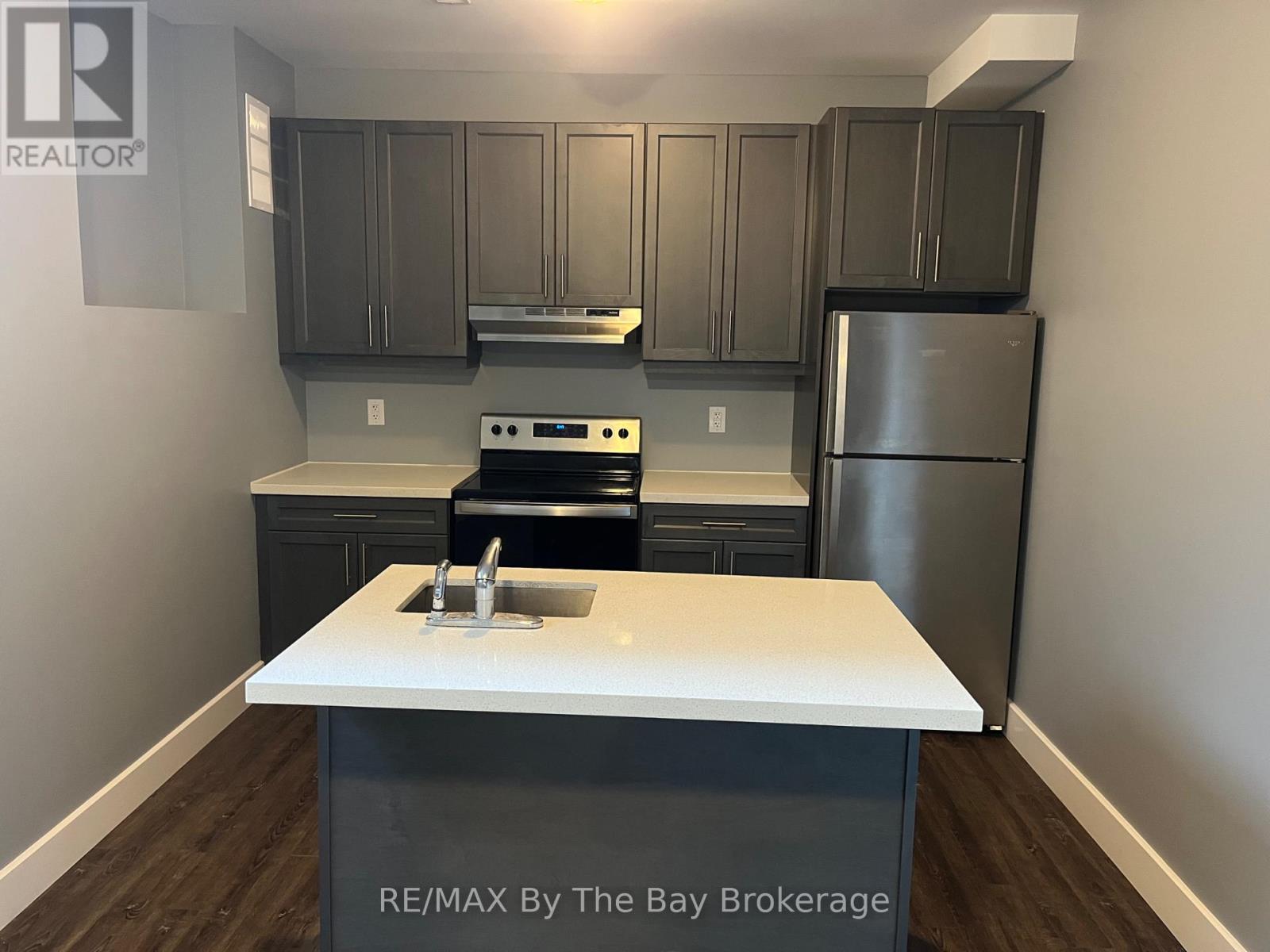 Bsmt - 3148 Mosley Street, Wasaga Beach, Ontario  L9Z 1V6 - Photo 5 - S12450454
