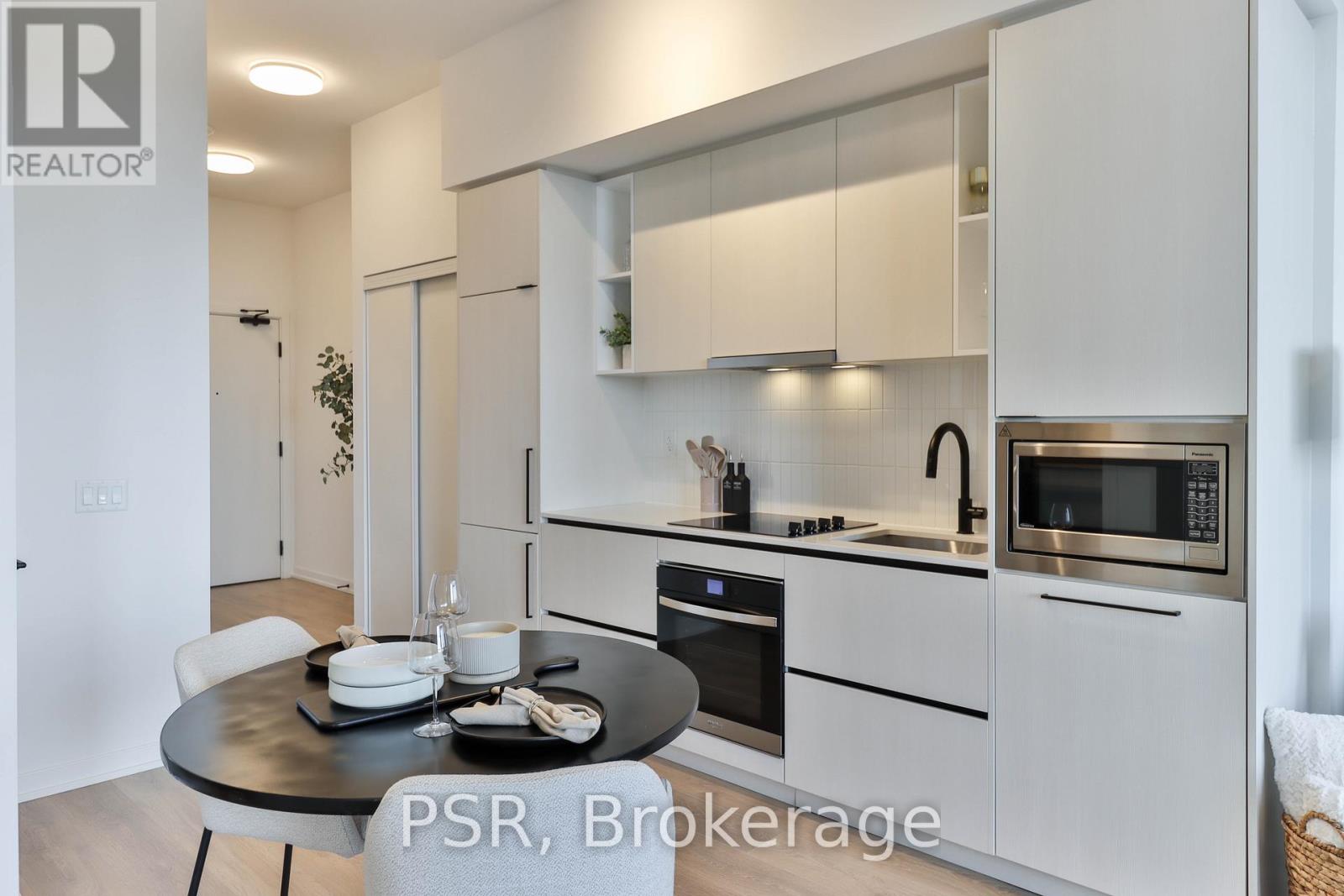 702 - 1285 Dupont Street, Toronto, Ontario  M6H 2A6 - Photo 4 - W12450319