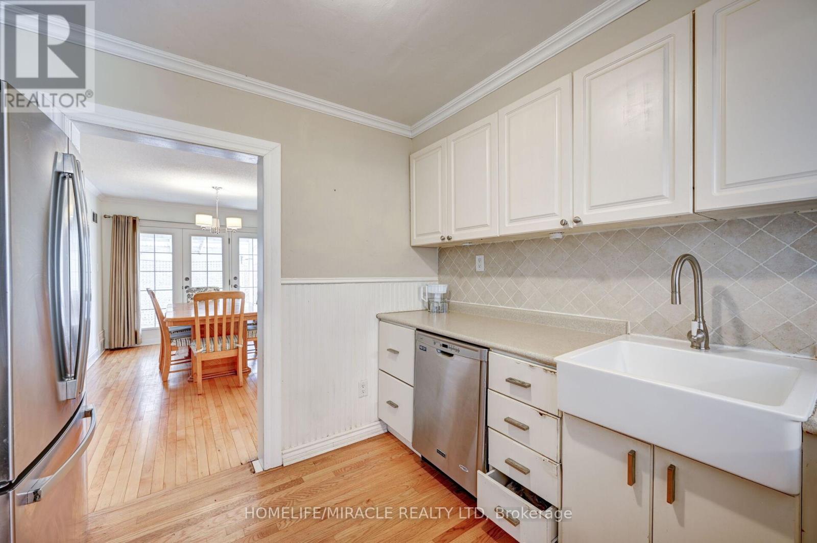 1235 Old River Road, Mississauga (Mineola), Ontario  L5G 3G2 - Photo 26 - W12450337