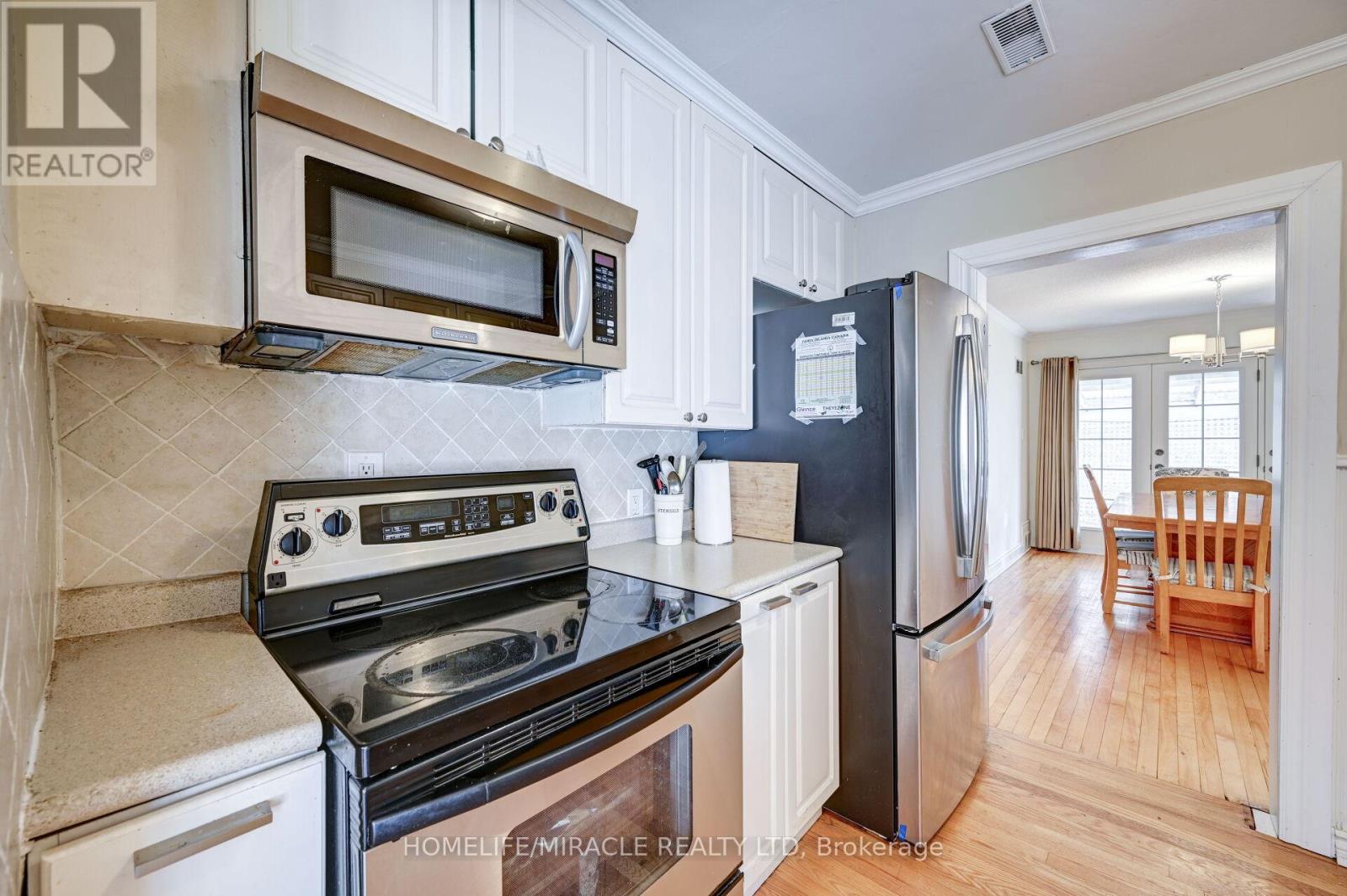 1235 Old River Road, Mississauga (Mineola), Ontario  L5G 3G2 - Photo 27 - W12450337