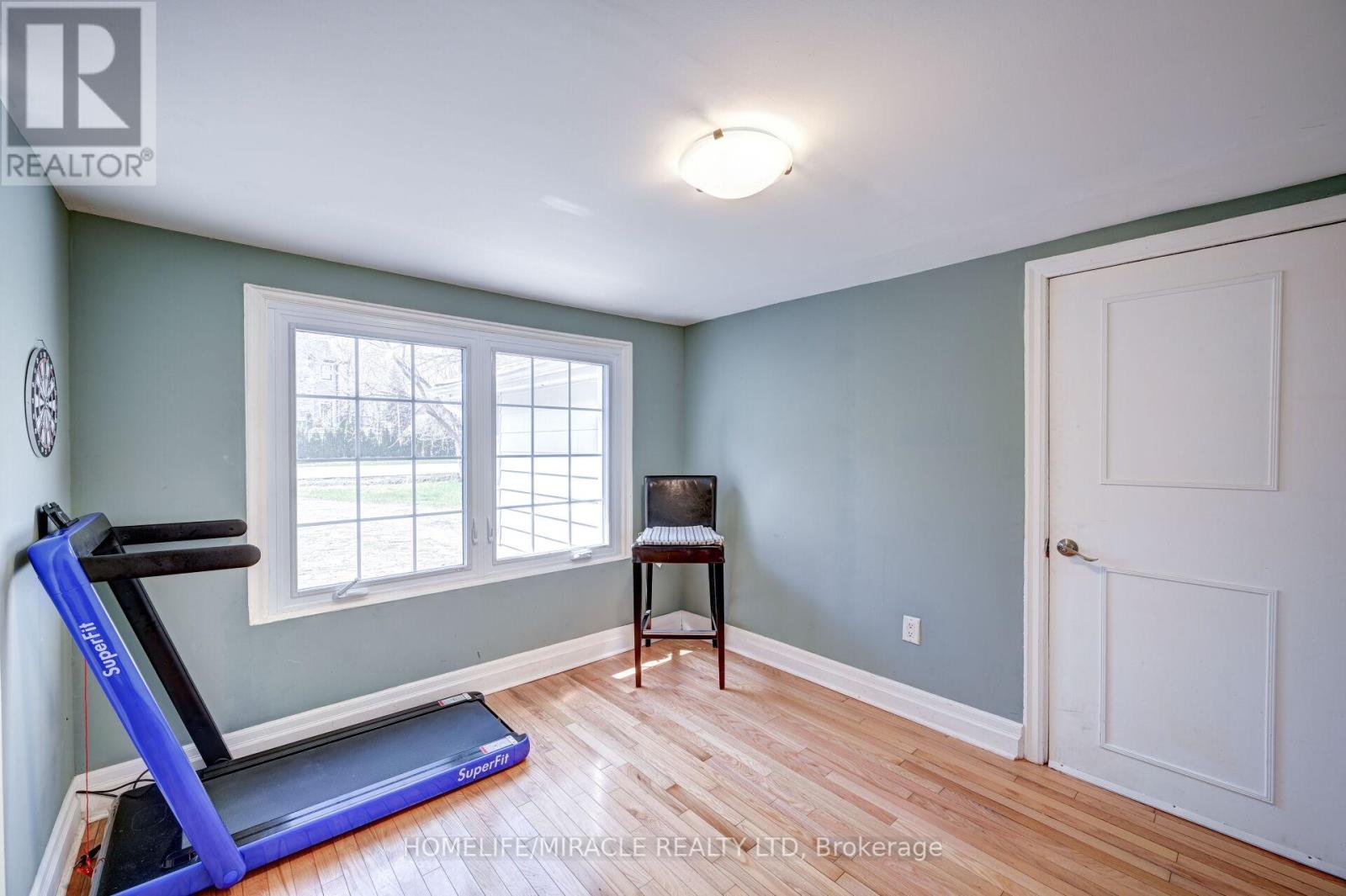 1235 Old River Road, Mississauga (Mineola), Ontario  L5G 3G2 - Photo 29 - W12450337