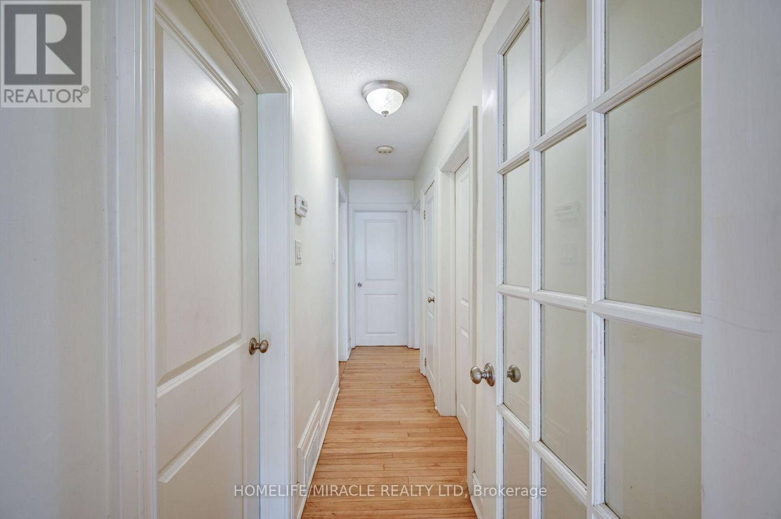 1235 Old River Road, Mississauga (Mineola), Ontario  L5G 3G2 - Photo 33 - W12450337