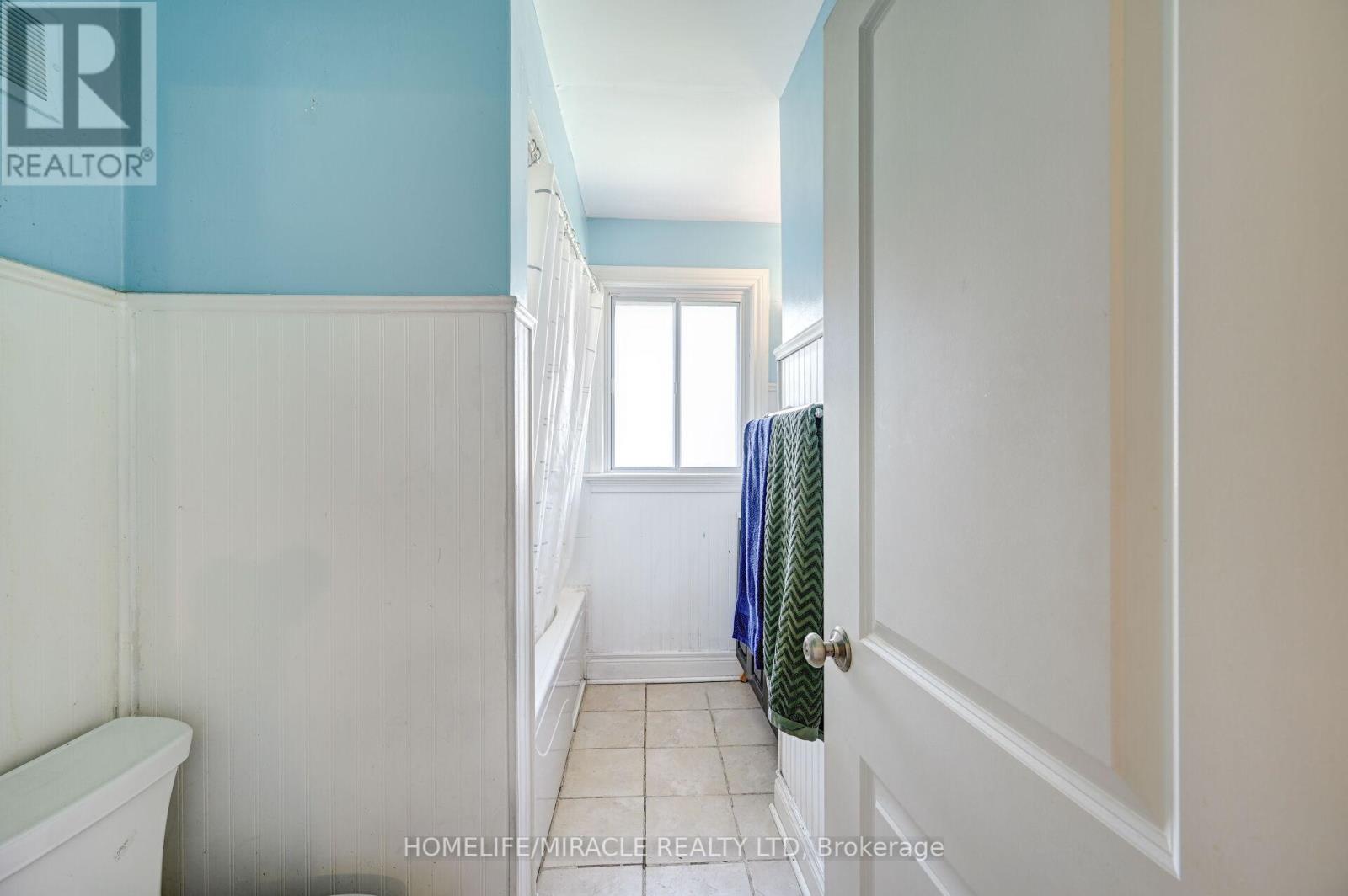 1235 Old River Road, Mississauga (Mineola), Ontario  L5G 3G2 - Photo 43 - W12450337
