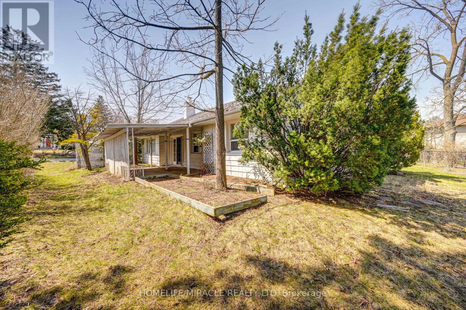 1235 Old River Road, Mississauga (Mineola), Ontario  L5G 3G2 - Photo 46 - W12450337
