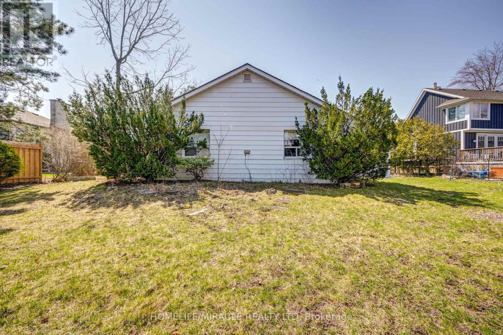 1235 Old River Road, Mississauga (Mineola), Ontario  L5G 3G2 - Photo 47 - W12450337