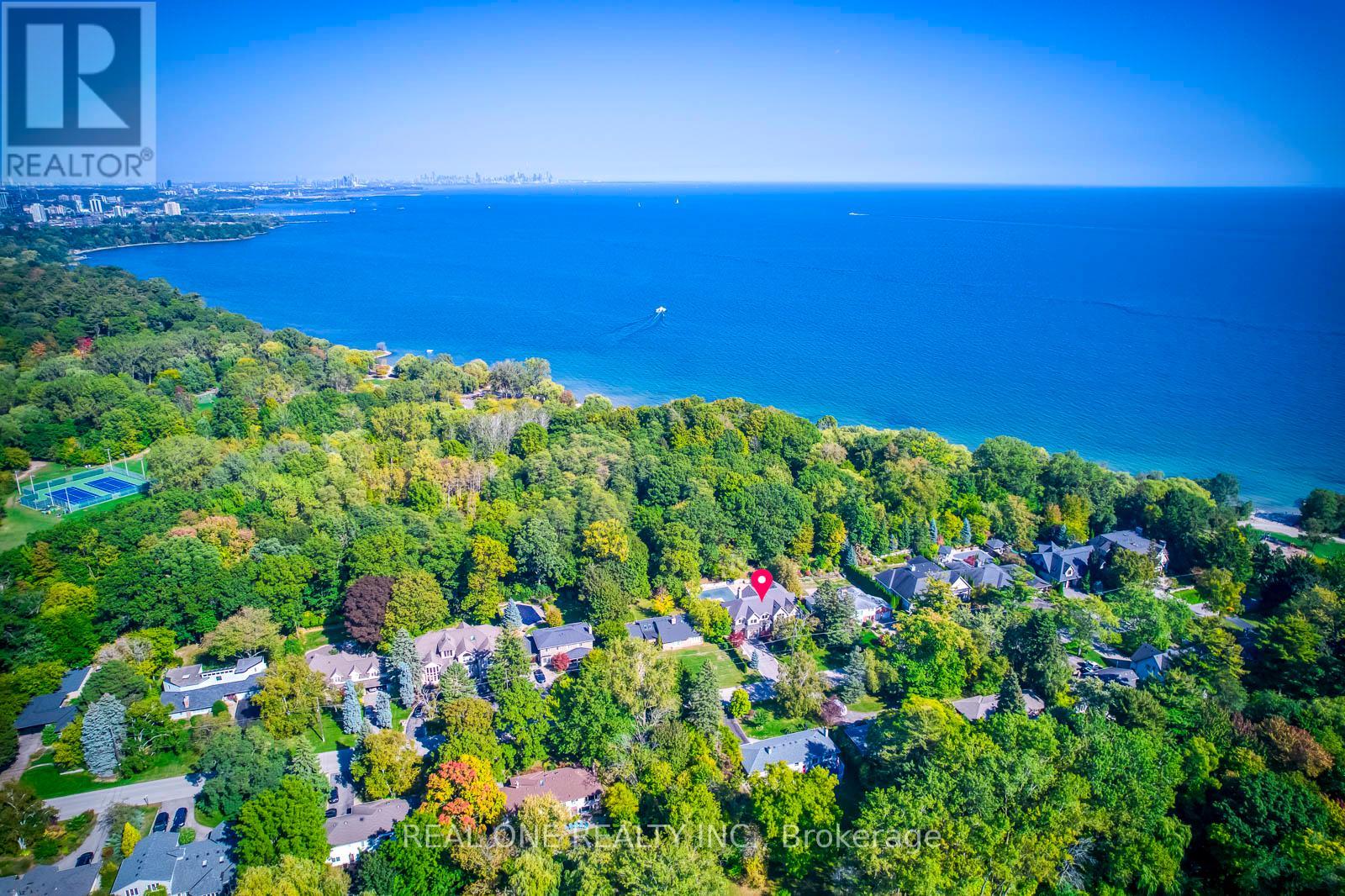 767 Parkland Avenue, Mississauga, Ontario  L5H 3G6 - Photo 11 - W12450419