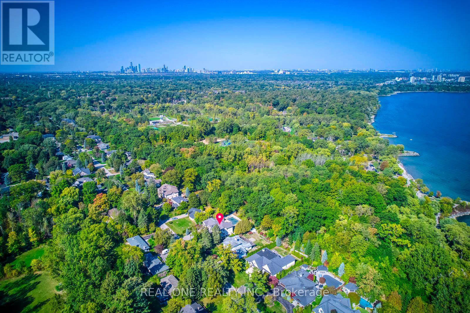 767 Parkland Avenue, Mississauga, Ontario  L5H 3G6 - Photo 13 - W12450419