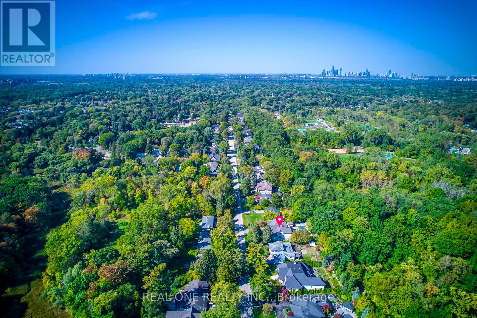 767 Parkland Avenue, Mississauga, Ontario  L5H 3G6 - Photo 14 - W12450419