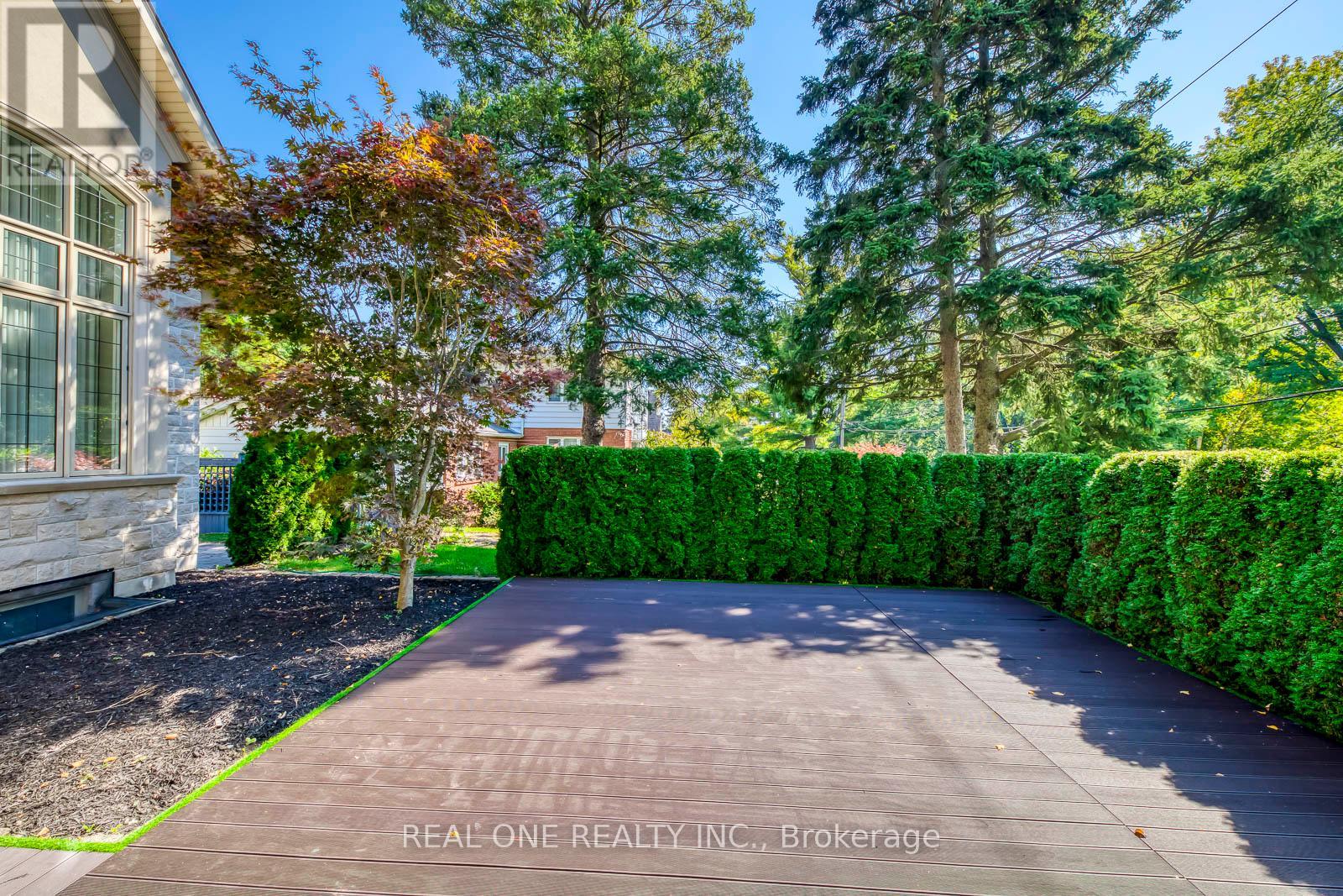 767 Parkland Avenue, Mississauga, Ontario  L5H 3G6 - Photo 20 - W12450419