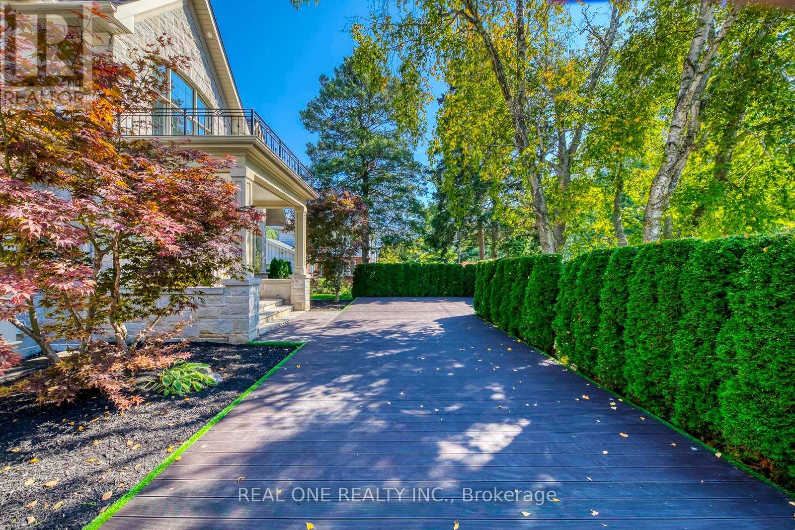 767 Parkland Avenue, Mississauga, Ontario  L5H 3G6 - Photo 21 - W12450419