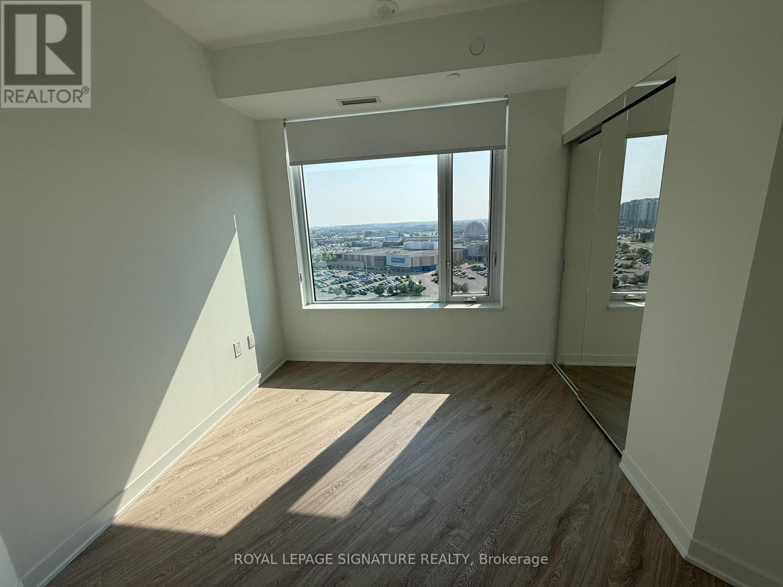 1406 - 2495 Eglinton Avenue W, Mississauga, Ontario  L5M 2T2 - Photo 3 - W12450425
