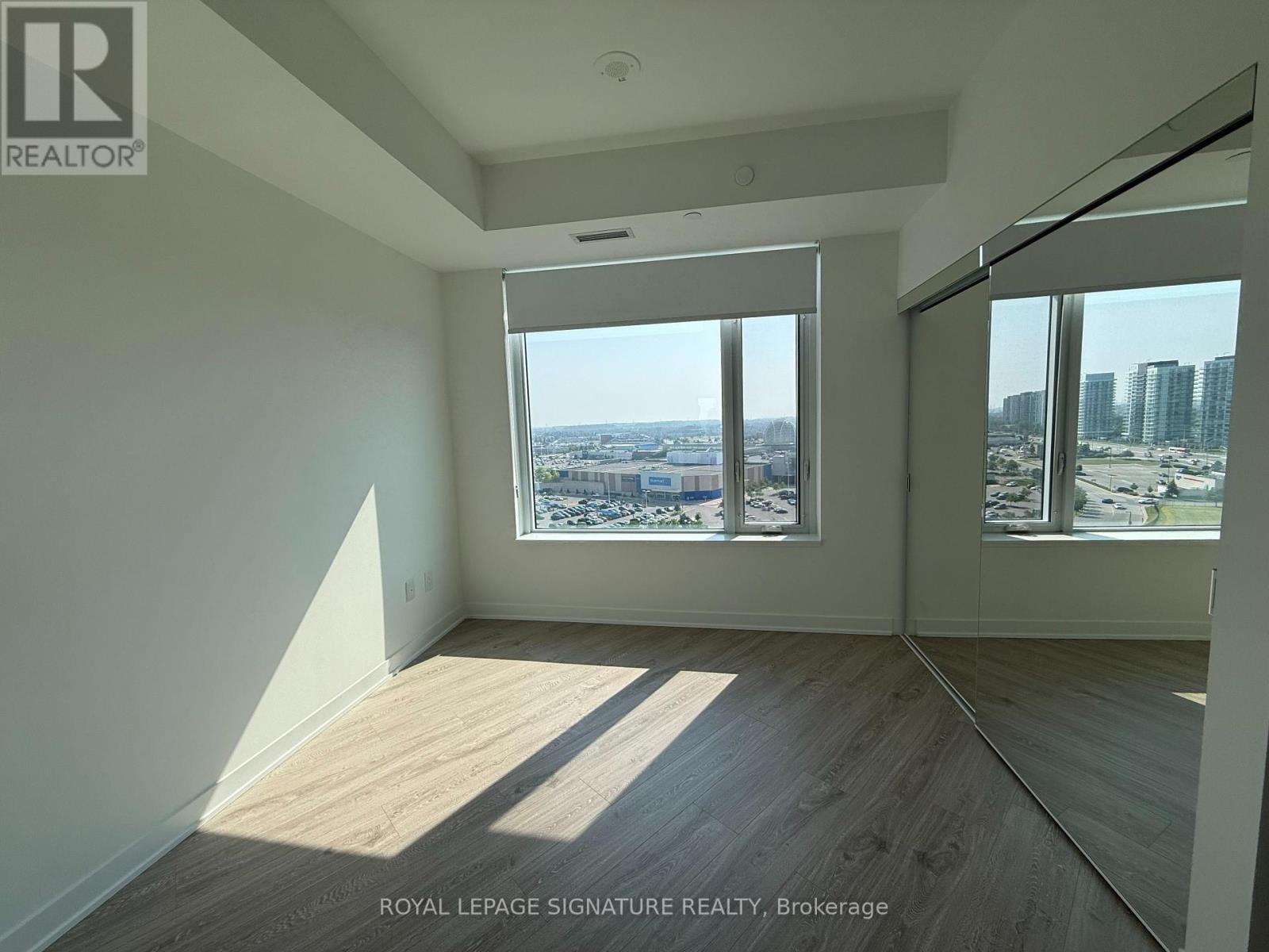 1406 - 2495 Eglinton Avenue W, Mississauga, Ontario  L5M 2T2 - Photo 7 - W12450425