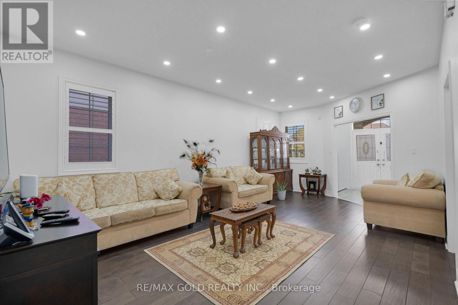 46 Cobblestone Court, Brampton, Ontario  L6R 2S2 - Photo 15 - W12445608