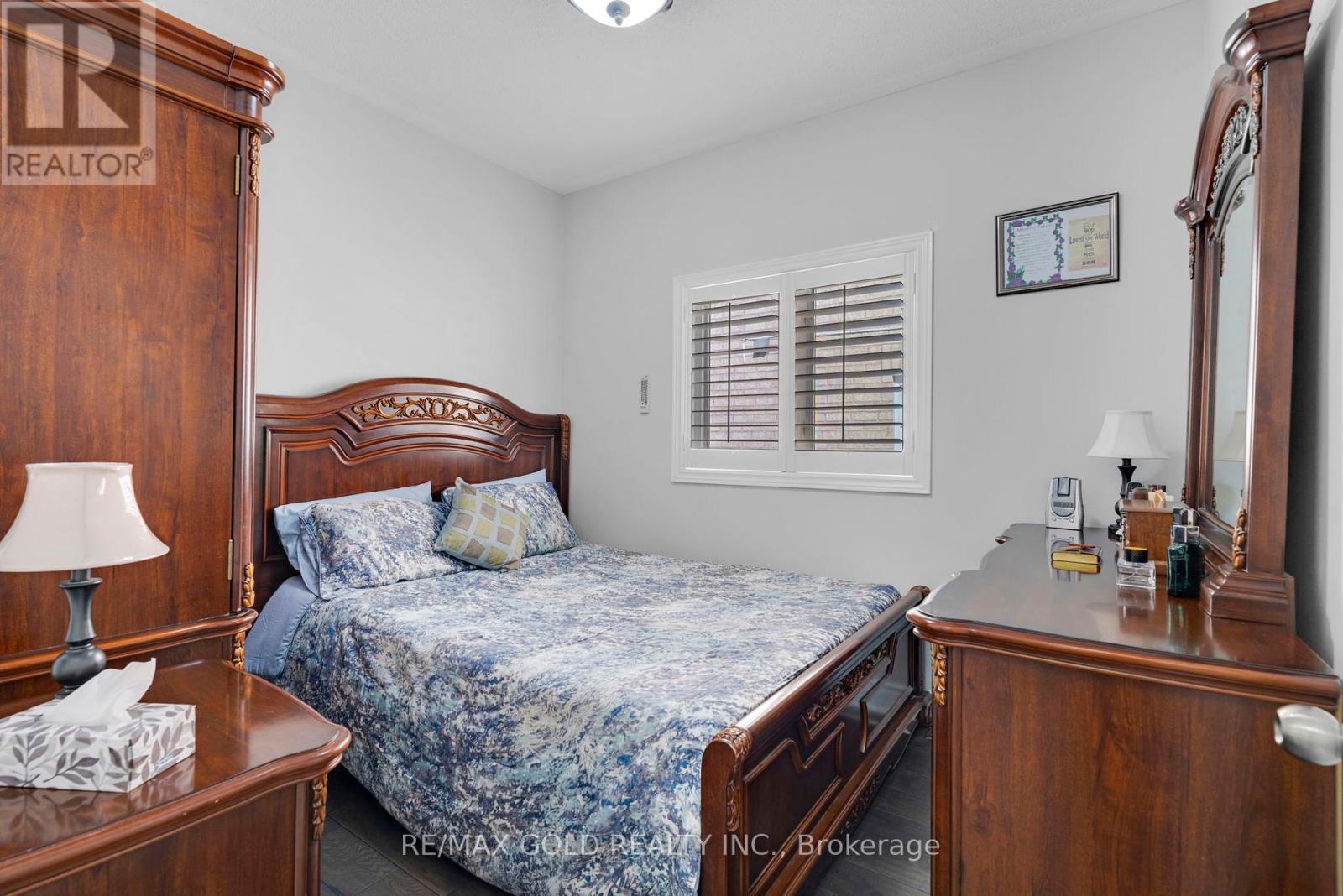 46 Cobblestone Court, Brampton, Ontario  L6R 2S2 - Photo 17 - W12445608