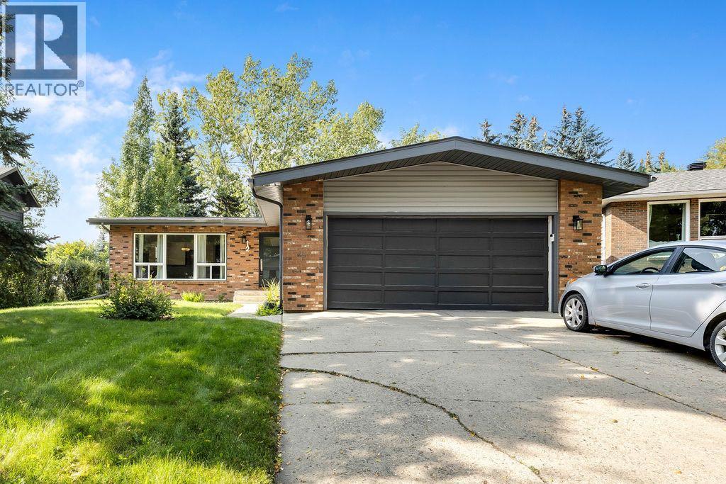 12 Suntree Lane, Okotoks, Alberta  T1S 1B9 - Photo 2 - A2253886