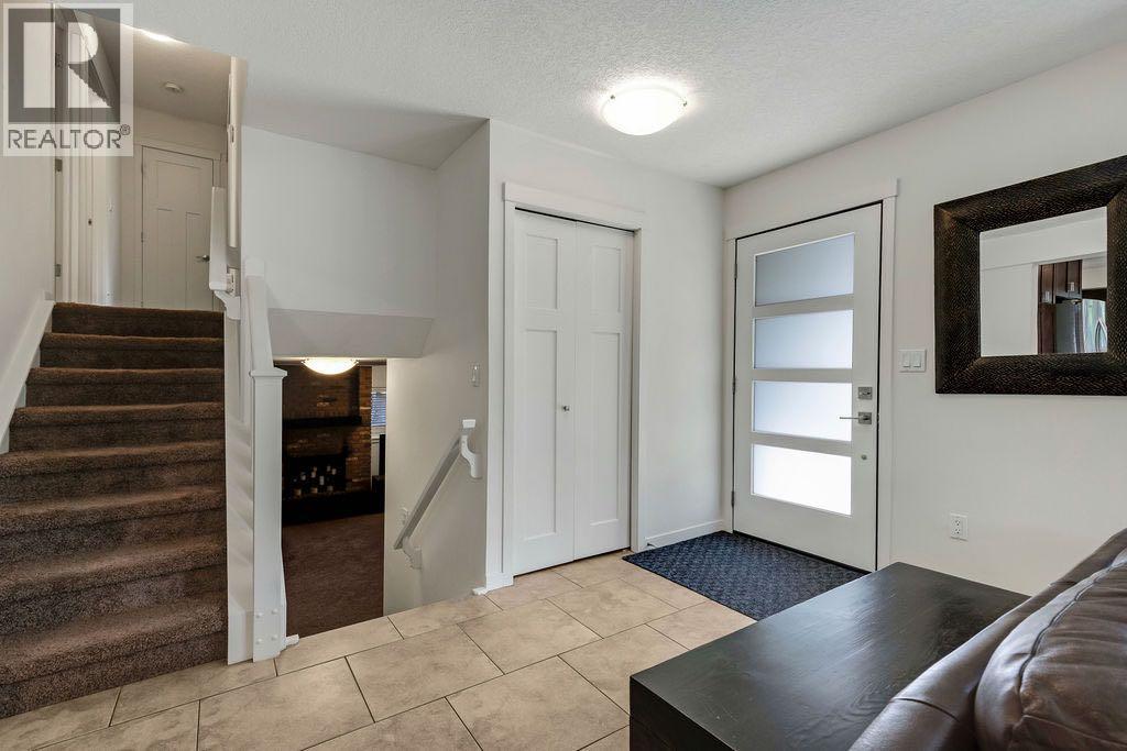 12 Suntree Lane, Okotoks, Alberta  T1S 1B9 - Photo 9 - A2253886