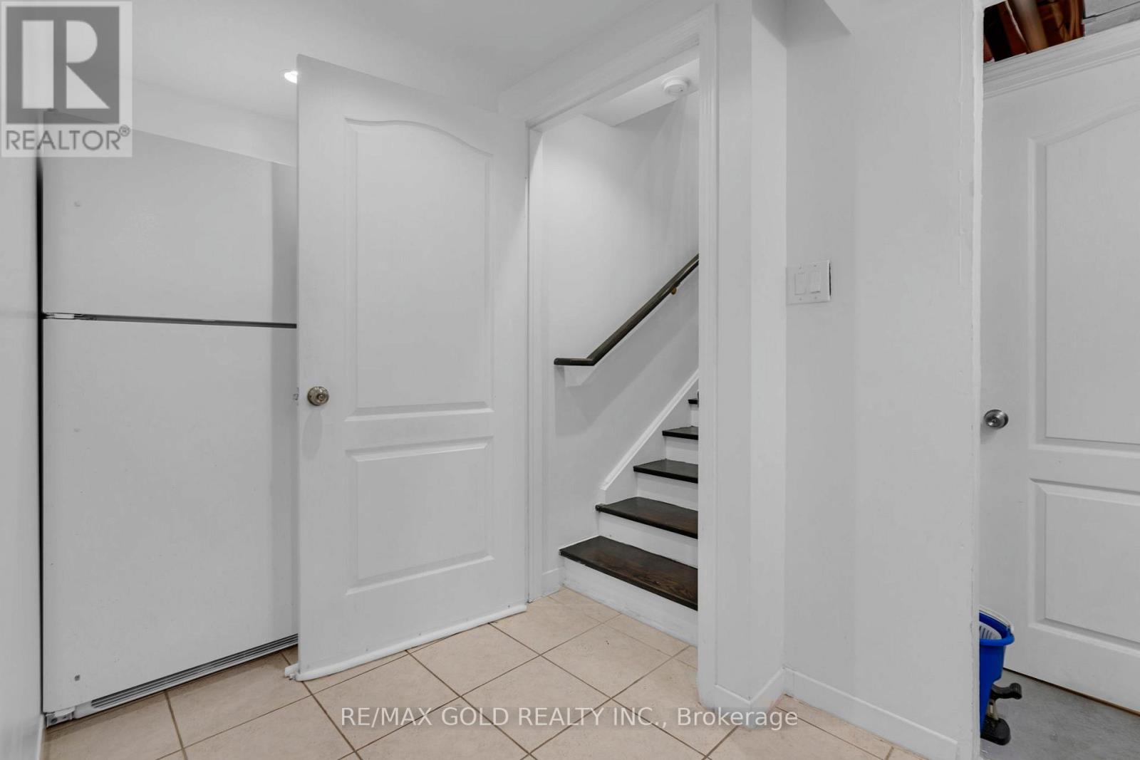 46 Cobblestone Court, Brampton, Ontario  L6R 2S2 - Photo 28 - W12445608