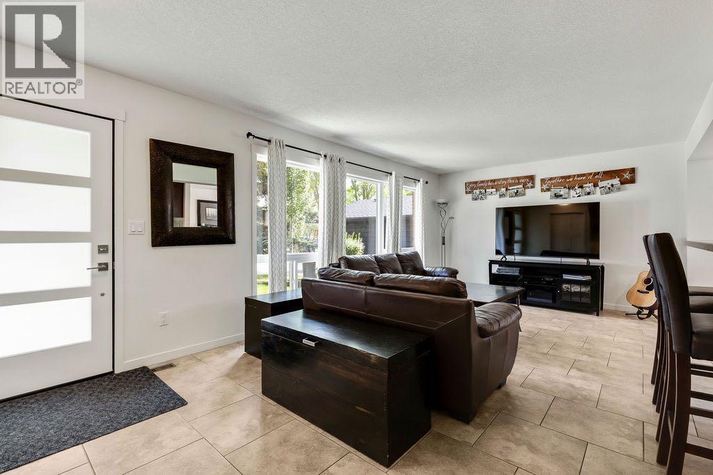 12 Suntree Lane, Okotoks, Alberta  T1S 1B9 - Photo 12 - A2253886