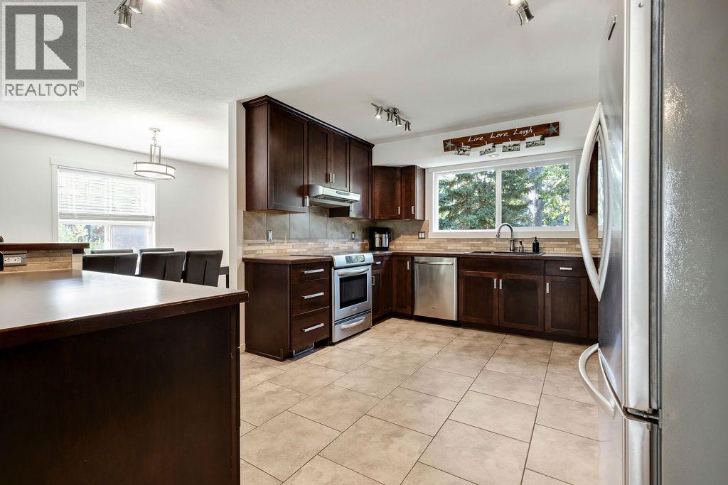 12 Suntree Lane, Okotoks, Alberta  T1S 1B9 - Photo 3 - A2253886