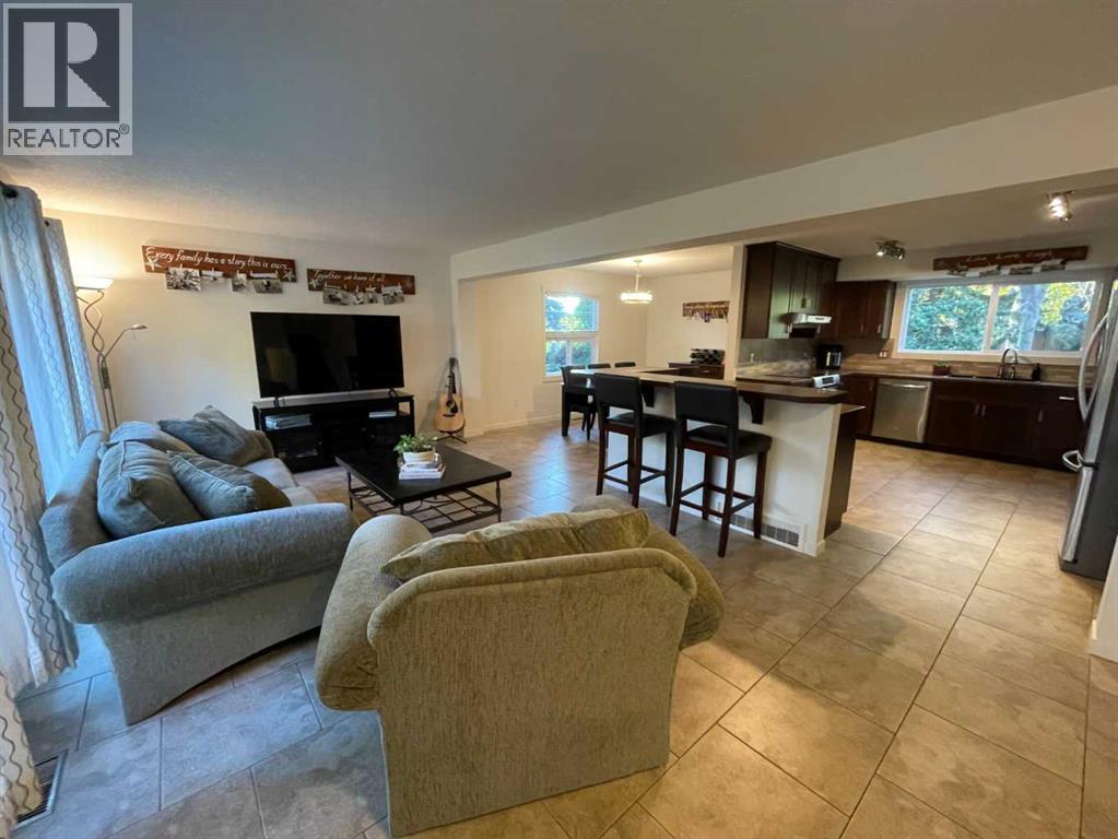 12 Suntree Lane, Okotoks, Alberta  T1S 1B9 - Photo 10 - A2253886