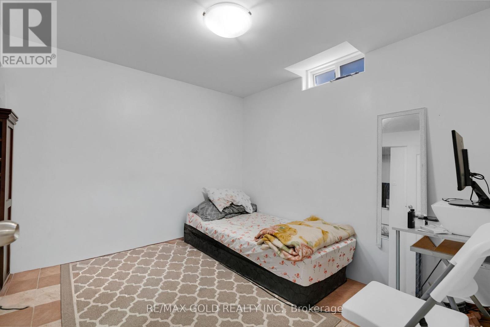 46 Cobblestone Court, Brampton, Ontario  L6R 2S2 - Photo 33 - W12445608