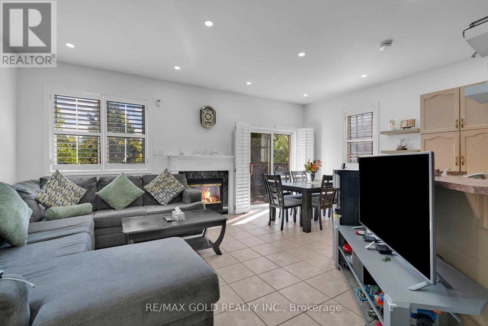 46 Cobblestone Court, Brampton, Ontario  L6R 2S2 - Photo 16 - W12445608