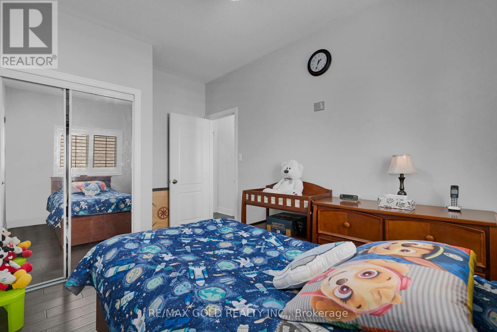 46 Cobblestone Court, Brampton, Ontario  L6R 2S2 - Photo 23 - W12445608