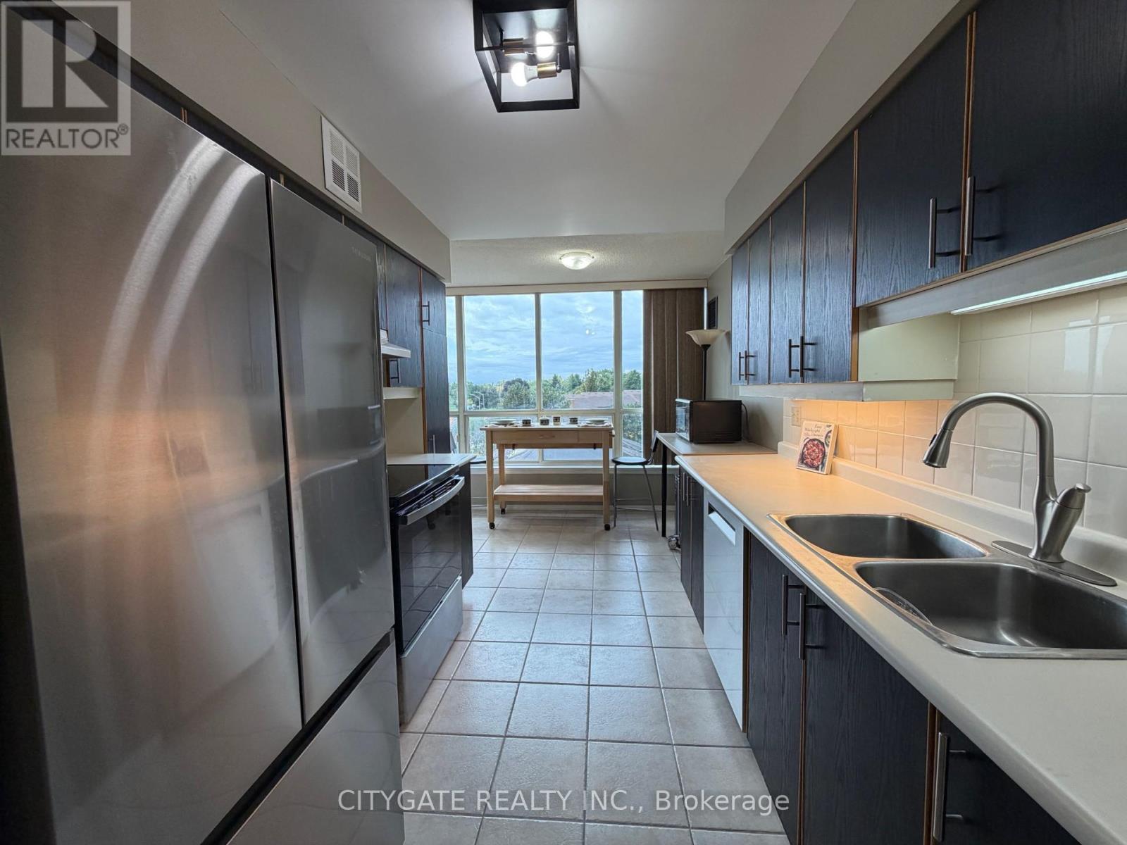 612 - 55 Elm Drive, Mississauga, Ontario  L5B 3Z3 - Photo 6 - W12450301