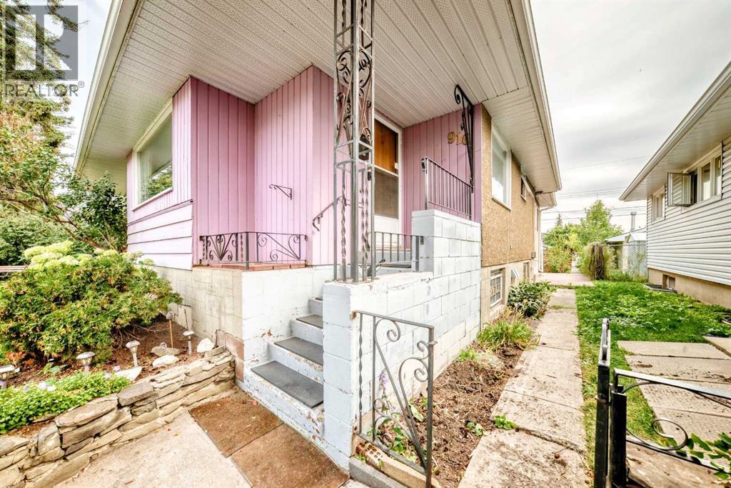 916 38 Street Se, Calgary, Alberta  T2A 1G2 - Photo 3 - A2257370