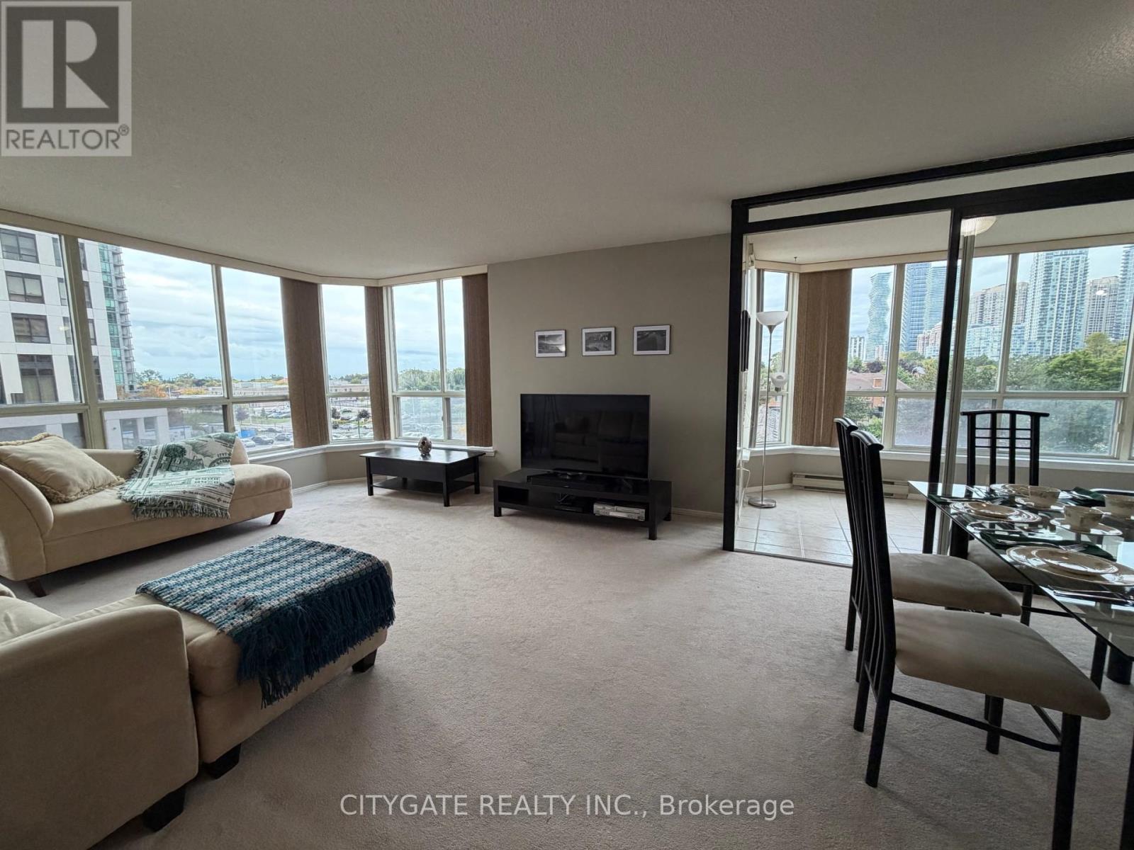 612 - 55 Elm Drive, Mississauga, Ontario  L5B 3Z3 - Photo 4 - W12450301