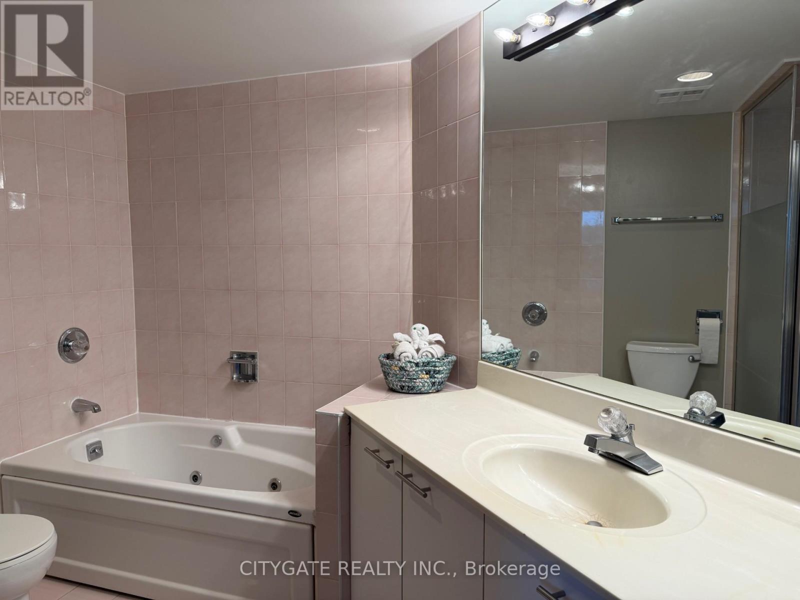612 - 55 Elm Drive, Mississauga, Ontario  L5B 3Z3 - Photo 21 - W12450301